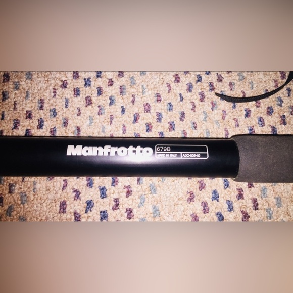 Black Manfrotto Monopod - Picture 4 of 4